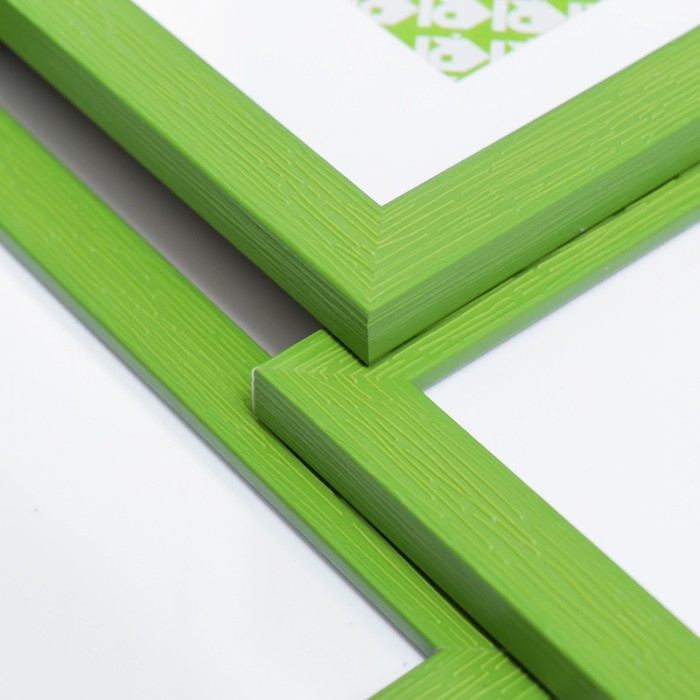 Фоторамка пластик на 7 фото Фоторамка пластик на 7 фото "KRUZO", цв. зелёный