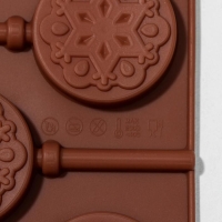 Форма для леденцов новогодняя Доляна «Морозко», силикон, 24×9,5×1,5 см, 6 ячеек (4×4 см), с палочками, цвет МИКС Форма для леденцов новогодняя Доляна «Морозко», силикон, 24×9,5×1,5 см, 6 ячеек (4×4 см), с палочками, цвет МИКС