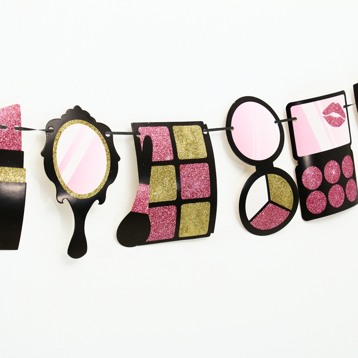 Гирлянда &laquo;Девичьи штучки&raquo;, длина 2 метра