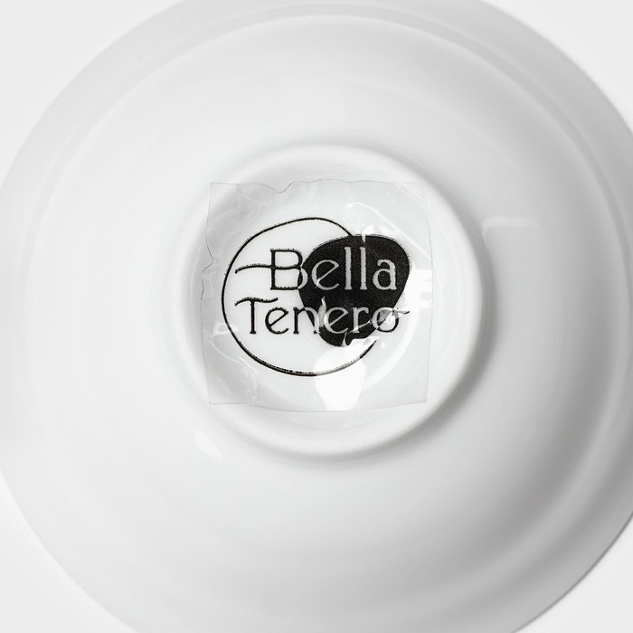 Набор фарфоровый сервировочный на бамбуковой подставке BellaTenero, 5 предметов: 3 соусника, палочки, подставка