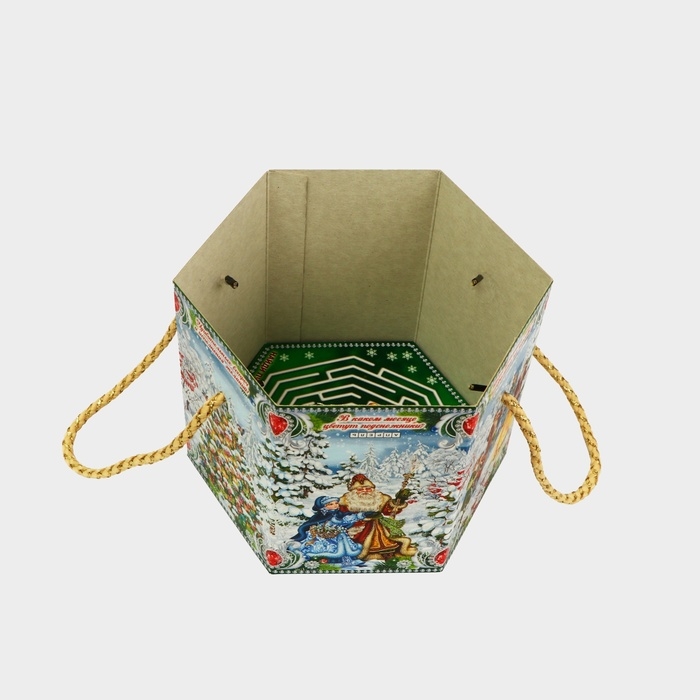 Новый год. Подарочная коробка новогодняя Шестигранник малый Новый год. Подарочная коробка новогодняя Шестигранник малый "Двенадцать месяцев" с веревочными ручками, 210x210x185 мм.