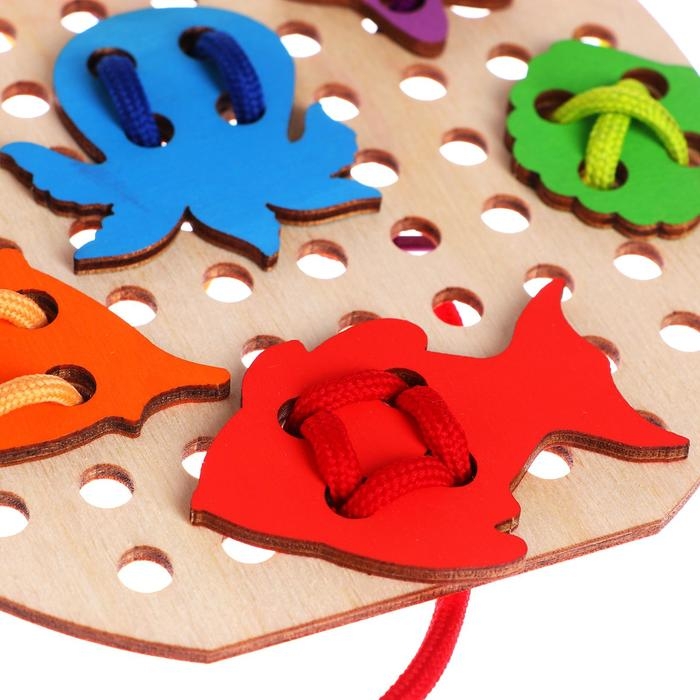 Шнуровка &laquo;В аквариуме&raquo;