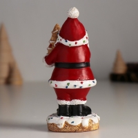 Сувенир полистоун "Дед мороз с пряничной ёлочкой" 4,5х4,5х10,5 см Сувенир полистоун "Дед мороз с пряничной ёлочкой" 4,5х4,5х10,5 см
