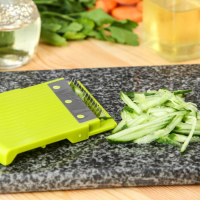 Овощерезка - шинковка со сменными насадками и контейнером Доляна, 6 насадок, 14×12,5×38,1 см, цвет белый, зелёный Овощерезка - шинковка со сменными насадками и контейнером Доляна, 6 насадок, 14×12,5×38,1 см, цвет белый, зелёный