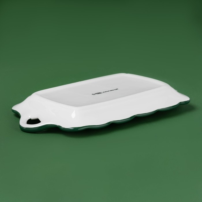 Тарелка новогодняя Доляна &laquo;Приближение чуда&raquo;, 23,5&times;14&times;2 см, керамика, цвет белый