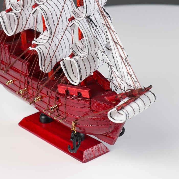 Корабль сувенирный малый &laquo;Вингилот&raquo;, борта красное дерево, паруса белые, 4&times;20&times;20 см