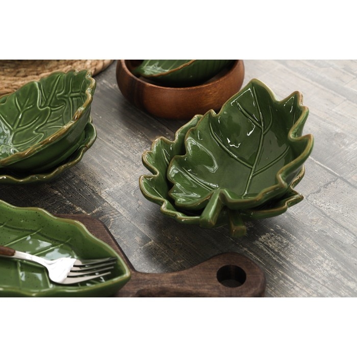 Салатник Доляна &laquo;Лист&raquo;, 300 мл, 17,5&times;15,5 см, цвет зелёный