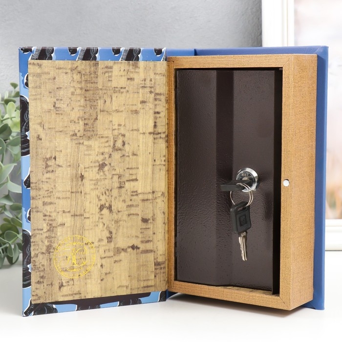 Сейф-книга дерево кожзам Сейф-книга дерево кожзам "Шахматы" 21х13х5 см