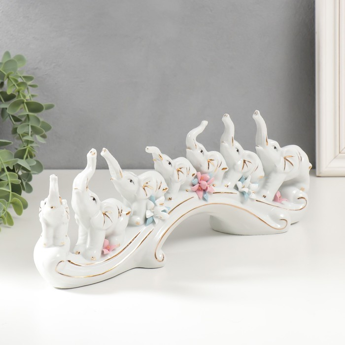 Сувенир керамика "Семь слонов на волне" белые 13х33,7х7,5 см