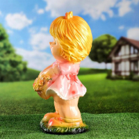 Садовая фигура "Девочка с цветами средняя" 25х23х49см Садовая фигура "Девочка с цветами средняя" 25х23х49см