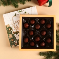 Конфеты грильяж &laquo;Сказочного года&raquo; с арахисом, изюмом, цукатами из апельсина и мёдом, в коробке, 135 г.