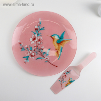 Тортовница стеклянная с лопаткой Доляна &laquo;Колибри&raquo;, d=30 см, лопатка 26,5&times;7 см, цвет нежно-розовый