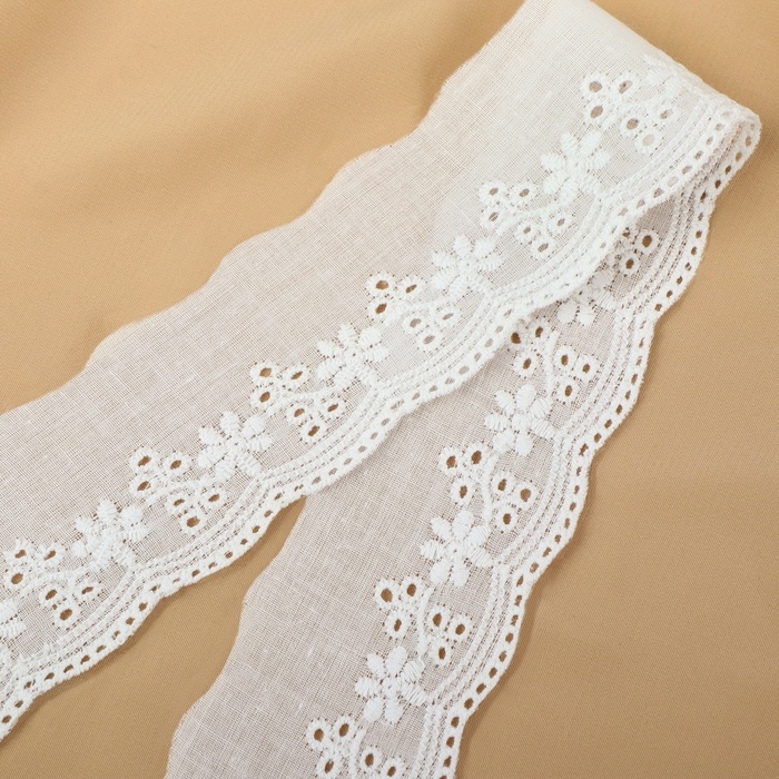 Кружево шитьё, 45 мм &times; 13 &plusmn; 1 м, цвет белый