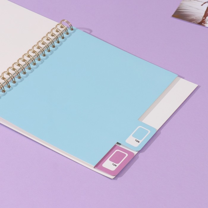 Фотоальбом на спирали 20 листов Фотоальбом на спирали 20 листов "Палитра" объёмный элемент + 4 вкладки 24х24 см