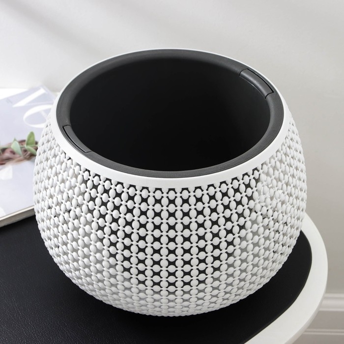 Кашпо для цветов со вставкой &laquo;Пирула&raquo;, d=29 см, 10,2 л, вставка 4 л, белое