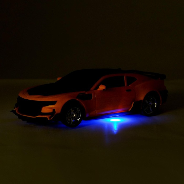 Робот радиоуправляемый «Автобот», трансформируется, световые эффекты, масштаб 1:18 Робот радиоуправляемый «Автобот», трансформируется, световые эффекты, масштаб 1:18