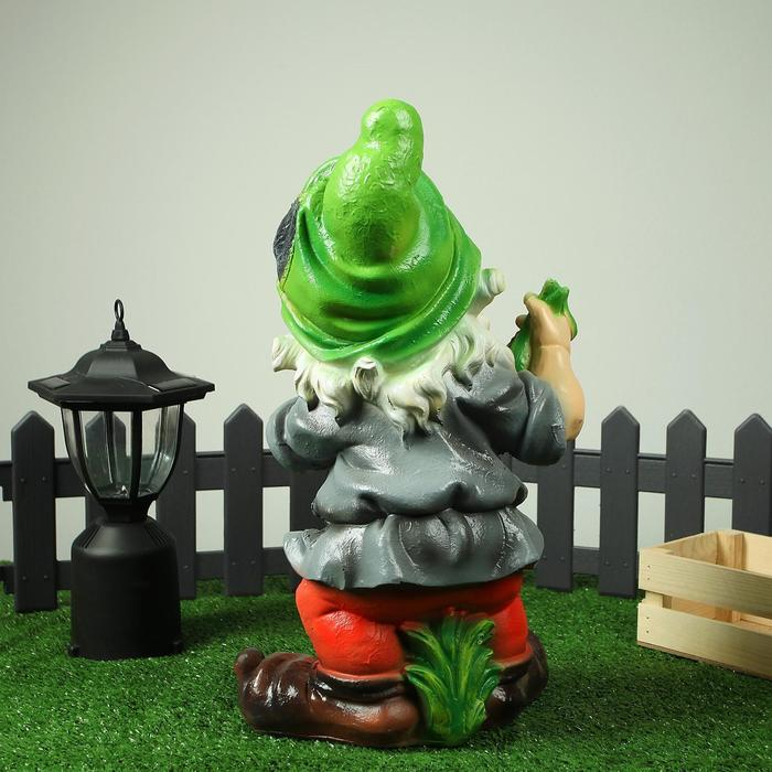 Садовая фигура "Гном с уткой" 18х24х49см