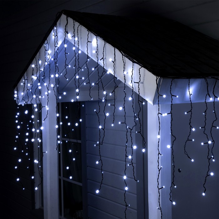 Гирлянда &laquo;Бахрома&raquo; 3 &times; 0.9 м, IP44, УМС, тёмная нить, 232 LED, свечение белое, 220 В