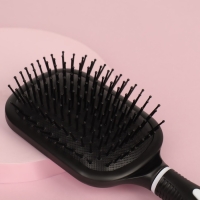 Расчёска массажная, широкая, с зеркалом, 8,3 &times; 24 см, цвет чёрный/белый