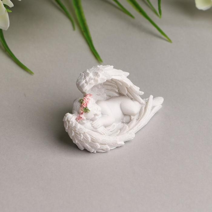 Сувенир полистоун Сувенир полистоун "Ангельские сны" в венке из роз, МИКС, 6,5х3х4 см