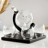 Мини-Бар Путешествия, на подставке, штоф - 1000 мл, бокалы - 250 мл, 21 х 21 х 20,5 см Мини-Бар Путешествия, на подставке, штоф - 1000 мл, бокалы - 250 мл, 21 х 21 х 20,5 см