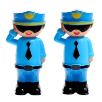 Парковка &laquo;Полицейский участок&raquo;, с металлическими машинками и вертолётом