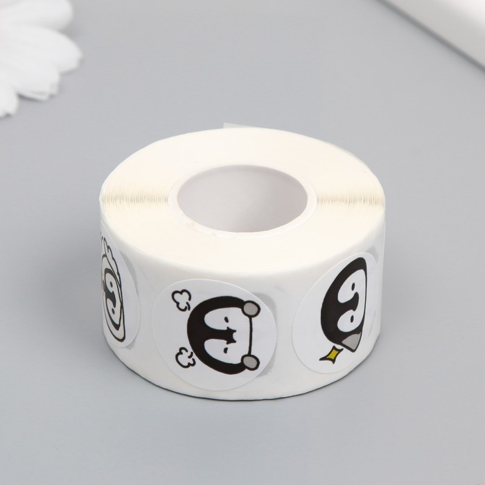 Наклейка бумага Наклейка бумага "Пингвинчики" d=2,5 см 500 шт в рулоне 3х5х5 см