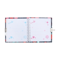 Записная книжка подарочная, 45 листов, линия, на замке, на гребне, Клубника (13х13,5см) Записная книжка подарочная, 45 листов, линия, на замке, на гребне, Клубника (13х13,5см)