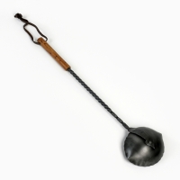 Черпак для бани и сауны кованый (материал рукоятки бамбук), 150 мл, 50x12x3 см Черпак для бани и сауны кованый (материал рукоятки бамбук), 150 мл, 50x12x3 см