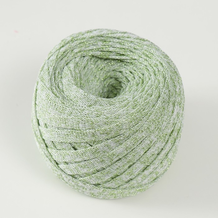 Трикотажная пряжа "Риббон" с люрексом 85м/170&plusmn;5 гр (Белый, люрекс: Салатовый)