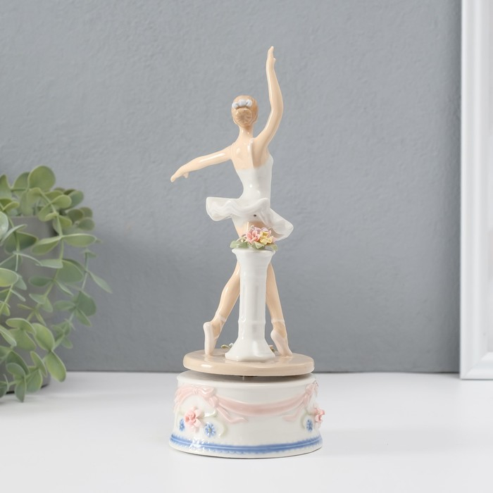 Сувенир керамика под фарфор музыкальный "Балерина" 22х9х9 см