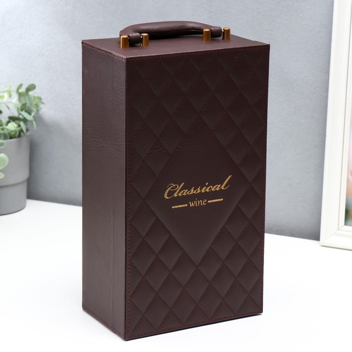 Шкатулка дерево, кожзам для 2 бутылок "Стёганная клетка" 4 предмета 34,5х19,5х12 см