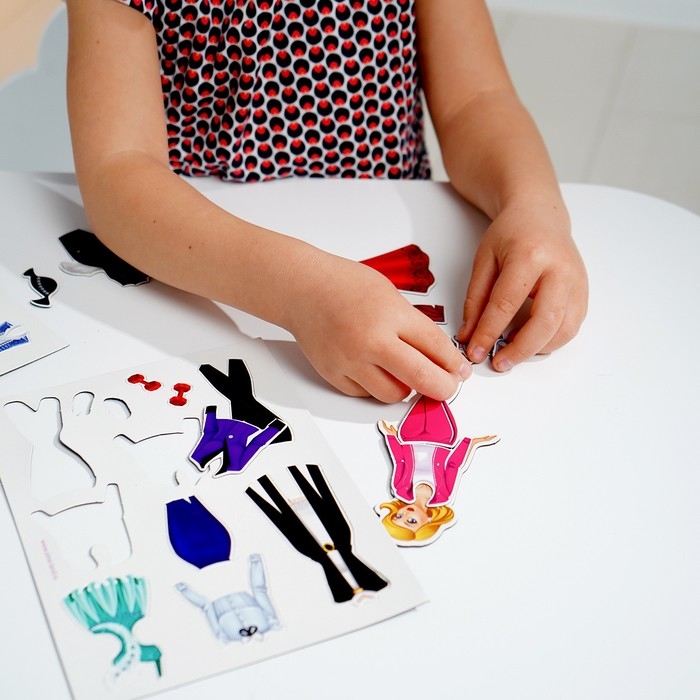 Магнитная игра &laquo;Элис. Топ-модель&raquo; с одеждой