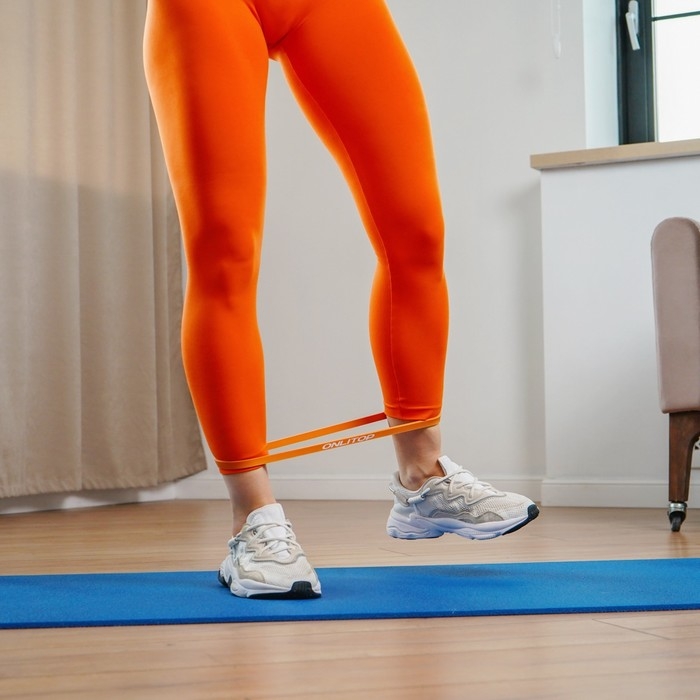 Фитнес-резинка ONLYTOP, 30х1,3х0,5 см, нагрузка 35 кг, цвет оранжевый Фитнес-резинка ONLYTOP, 30х1,3х0,5 см, нагрузка 35 кг, цвет оранжевый