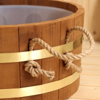 Шайка 10 л с пластиковой вставкой, ручки веревка, латунный обруч ТЕРМО липа Шайка 10 л с пластиковой вставкой, ручки веревка, латунный обруч ТЕРМО липа