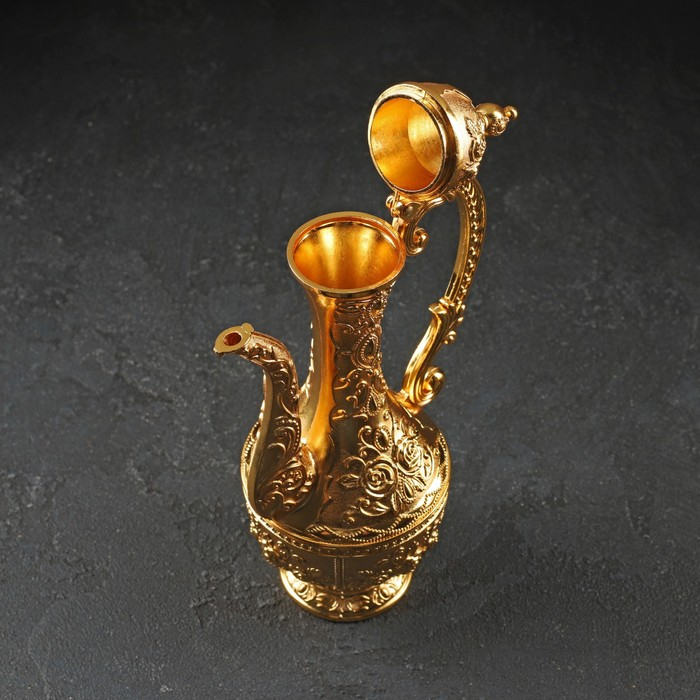 Набор сервировочный «Роскошь. Золото», 8 предметов: кувшин 250 мл, 6 рюмок, 20 мл, поднос, цвет золотой Набор сервировочный «Роскошь. Золото», 8 предметов: кувшин 250 мл, 6 рюмок, 20 мл, поднос, цвет золотой