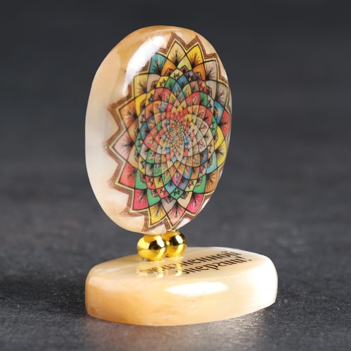 Сувенир "Жизненной энергии!" на подставке мандала, селенит