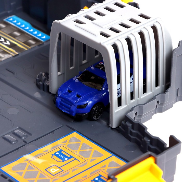 Парковка «Полиция», в чемодане Парковка «Полиция», в чемодане