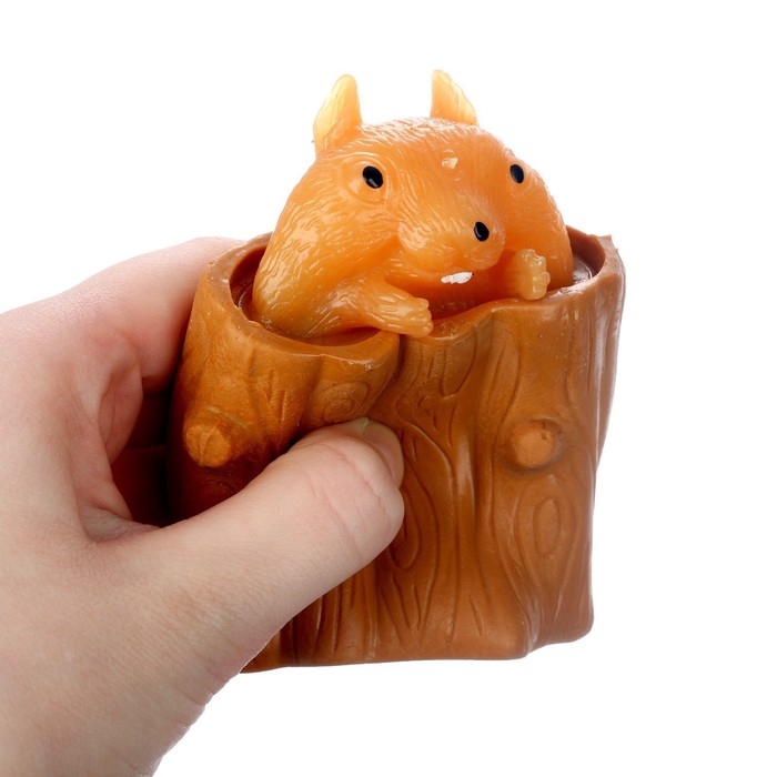 Мялка &laquo;Пенек с белочкой&raquo;, цвета МИКС