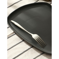 Вилка столовая из нержавеющей стали «Милано», длина 20 см, цвет серебряный Вилка столовая из нержавеющей стали «Милано», длина 20 см, цвет серебряный