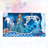 Карета для кукол с куклой, лошадка ходит Карета для кукол с куклой, лошадка ходит