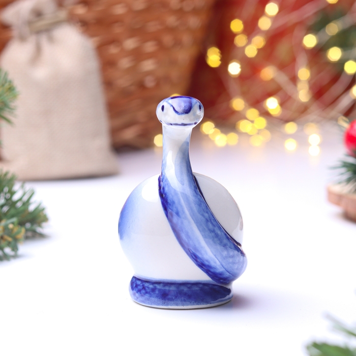 Сувенир символ года Сувенир символ года "Змея на яблоке", гжель, кобальт