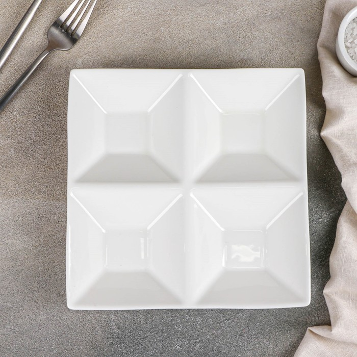 Менажница фарфоровая 4 ячейки Wilmax, 20&times;20 см, цвет белый