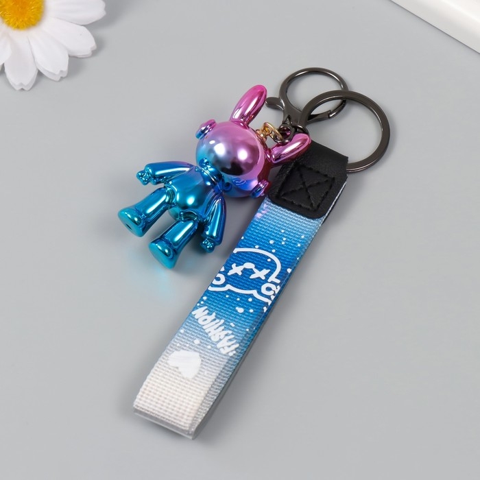 Брелок пластик с карабином, ремешком Брелок пластик с карабином, ремешком "Зайчик космонавт" голография 2,7х3,5х6,4 см