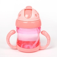 Поильник детский с силиконовой трубочкой, 200 мл., с ручками, цвета МИКС Поильник детский с силиконовой трубочкой, 200 мл., с ручками, цвета МИКС