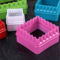 Набор форм для печенья Доляна &laquo;Квадрат&raquo;, 5 шт, 8&times;8&times;3,5 см, цвет МИКС