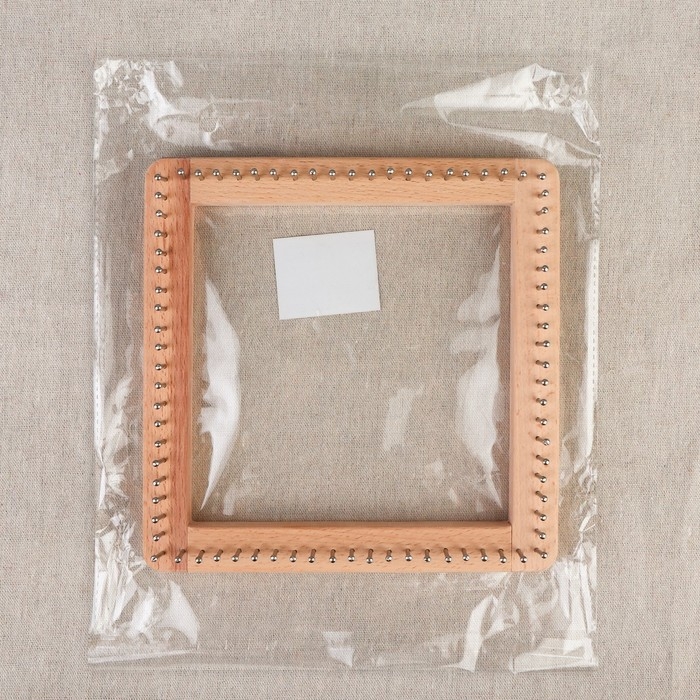 Устройство для плетения, деревянное, с металлическими штырями, 20 &times; 20 &times; 3,5 см