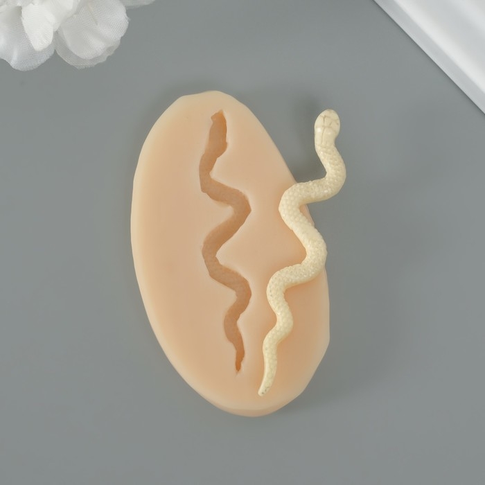 Новогодний молд силикон Новогодний молд силикон "Змейка" 0,3х6,5х1,3 см