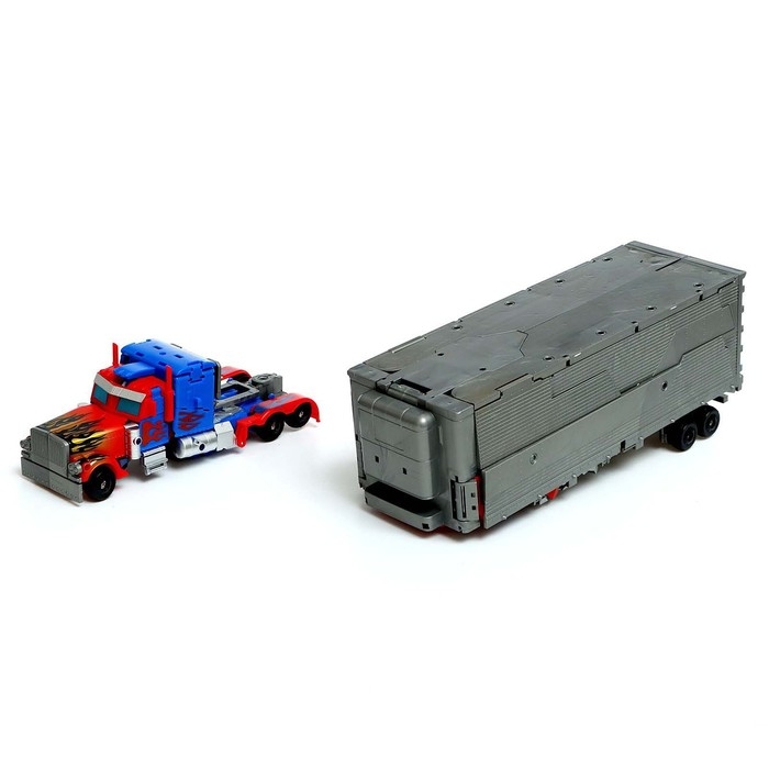 Робот &laquo;Предводитель&raquo;, с прицепом, трансформируется