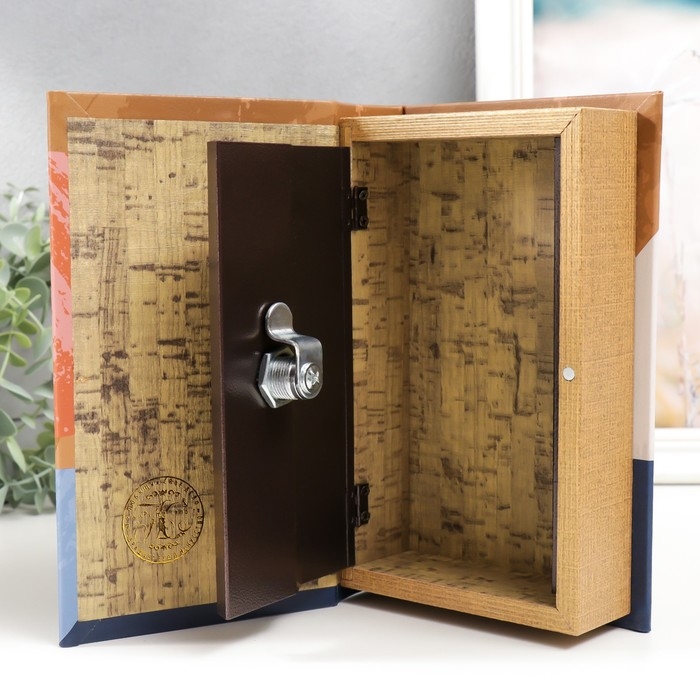 Сейф-книга дерево кожзам Сейф-книга дерево кожзам "Скандинавское искусство" 21х13х5 см